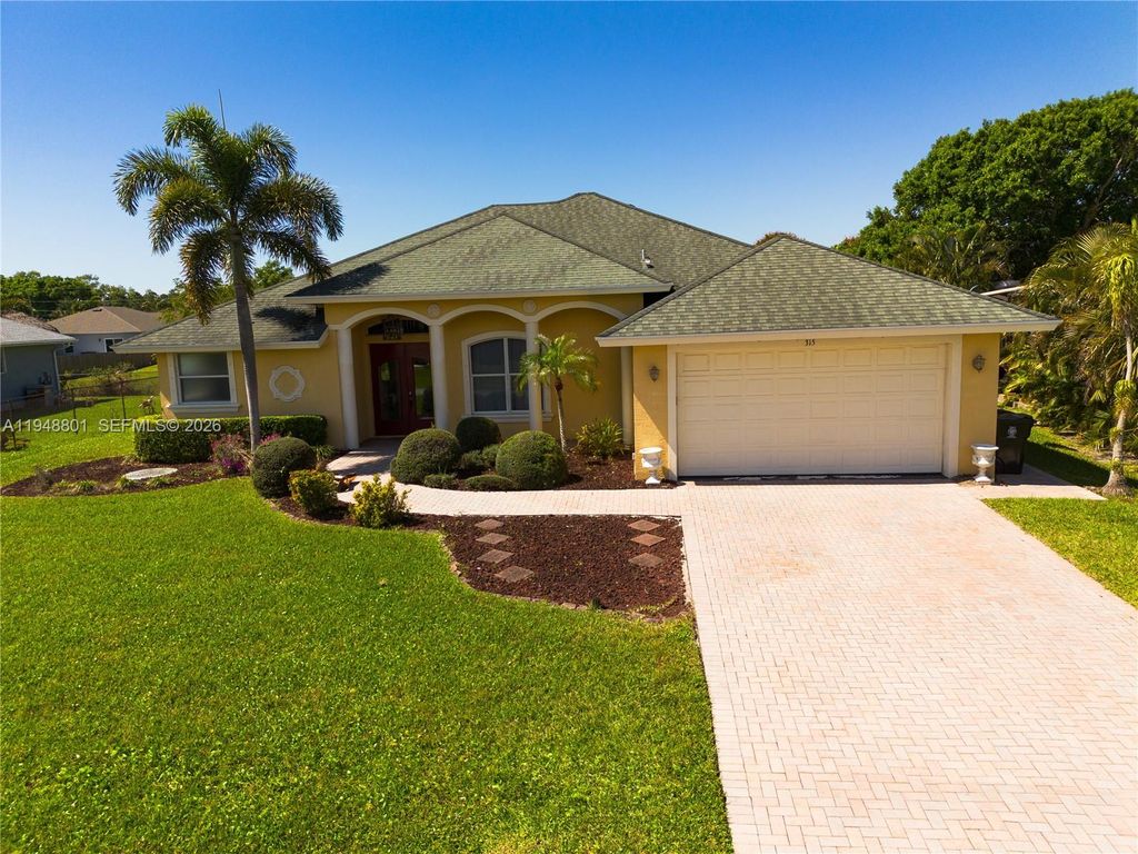 Photo of 315 SE Fisk Rd, Port St Lucie, FL 34984 (MLS # A11948801)