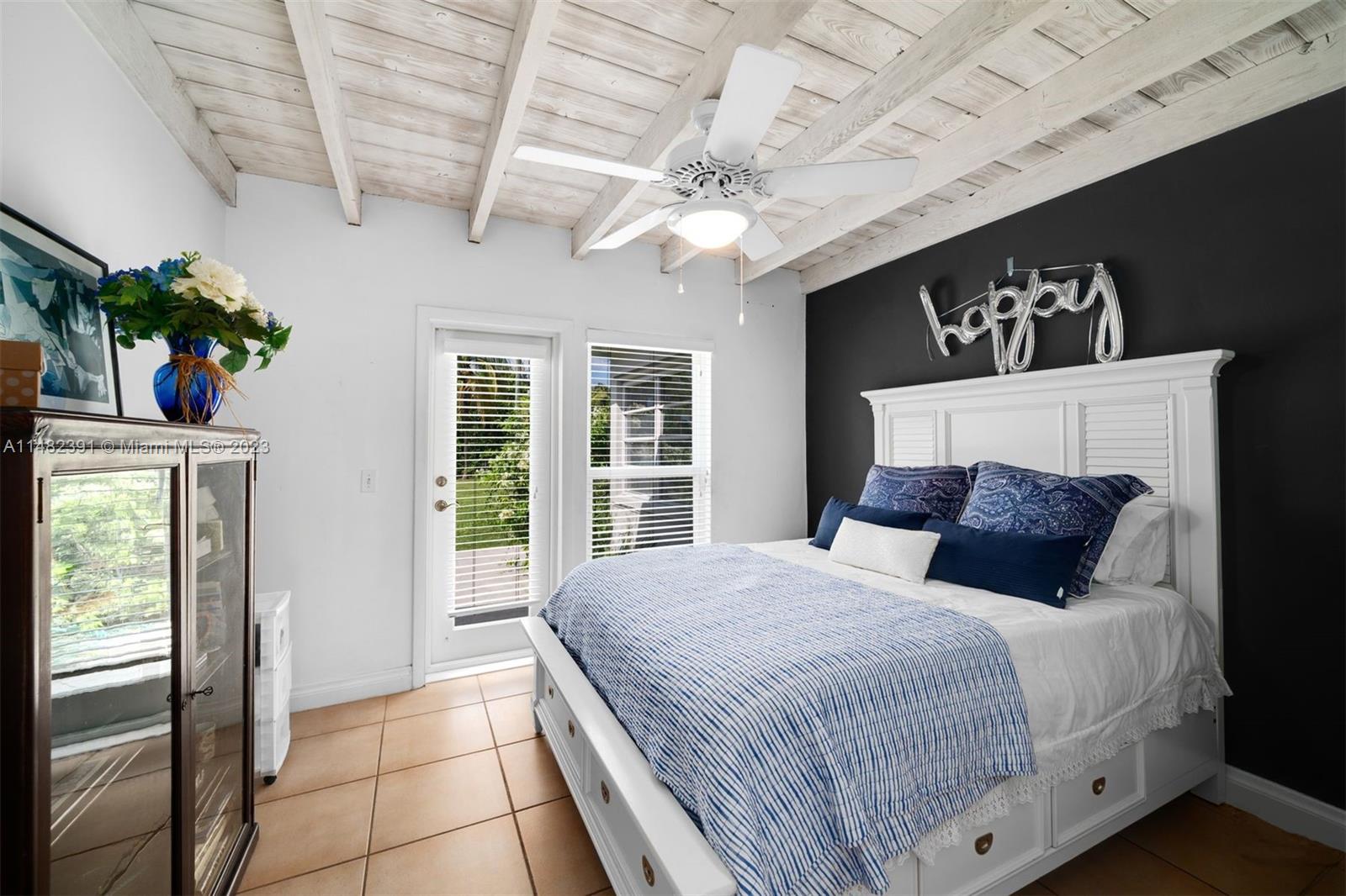 TOWN & RANCH ESTS - Residential