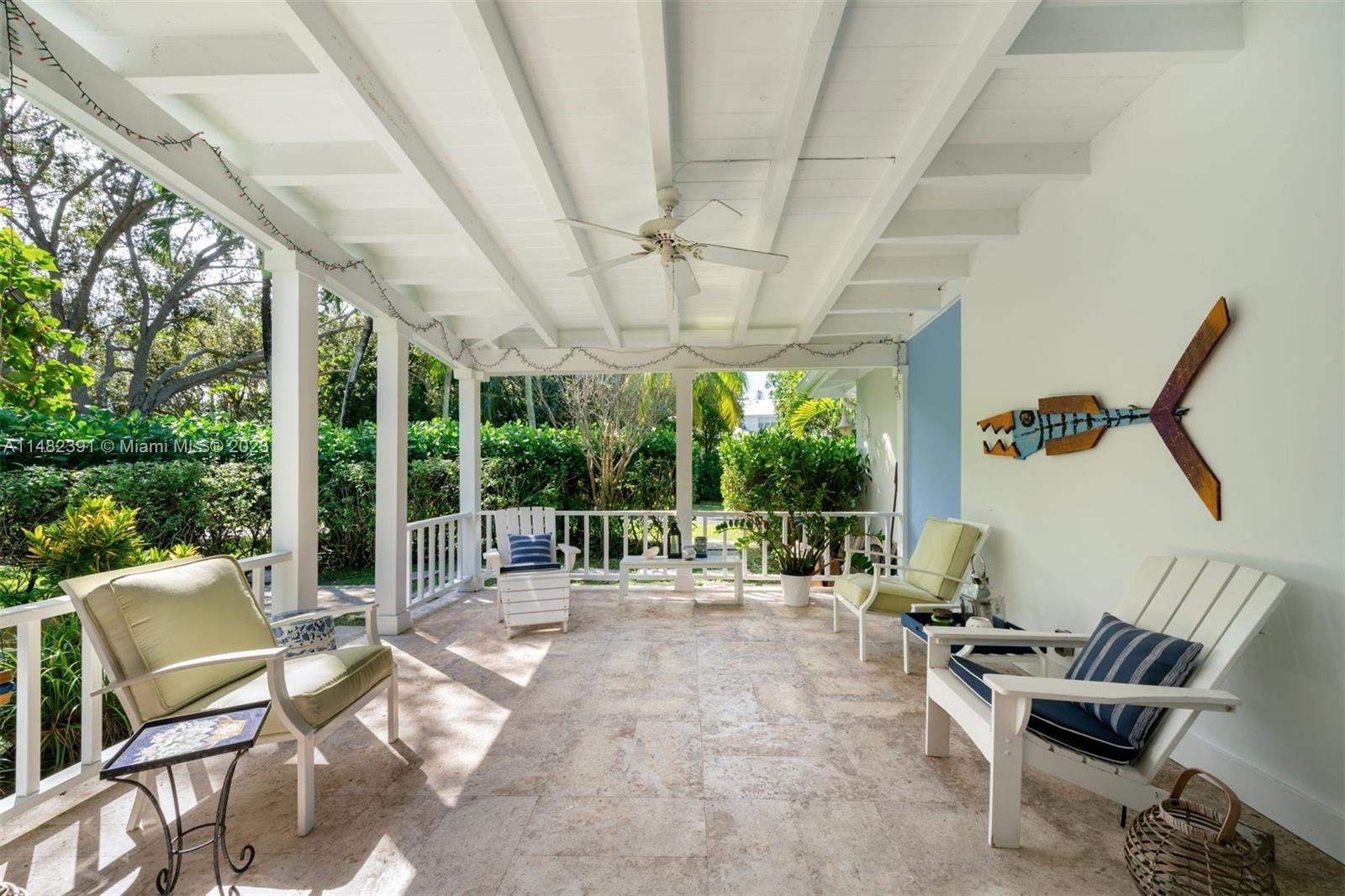 TOWN & RANCH ESTS - Residential