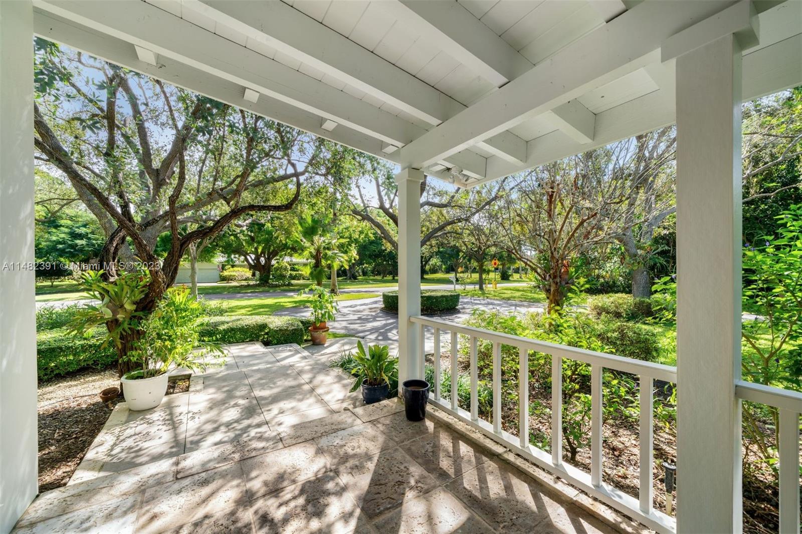 TOWN & RANCH ESTS - Residential