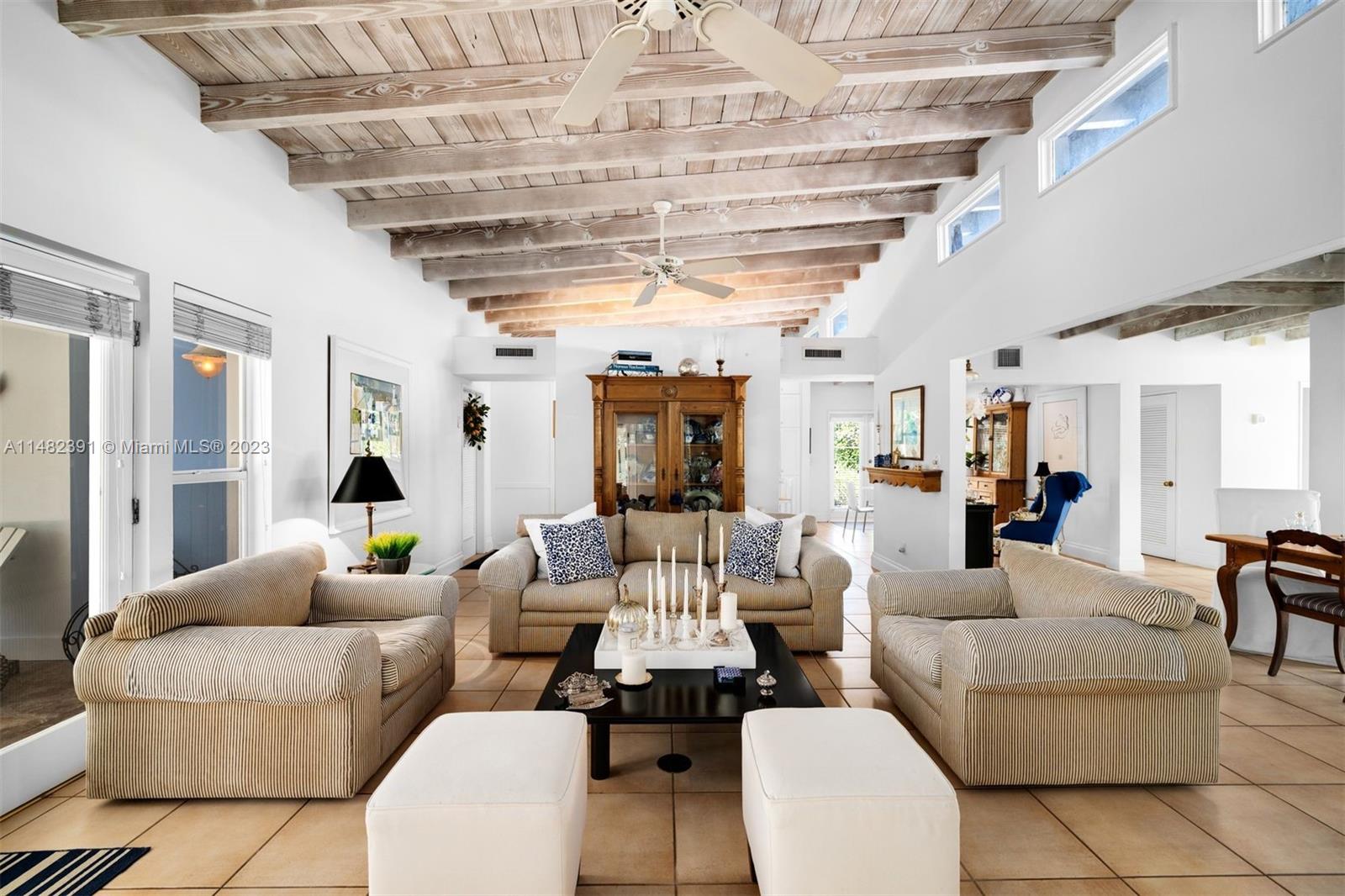 TOWN & RANCH ESTS - Residential