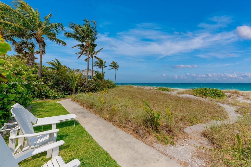 Photo of 384 S Beach Rd, Jupiter Island, FL 33455 (MLS # A11364828)