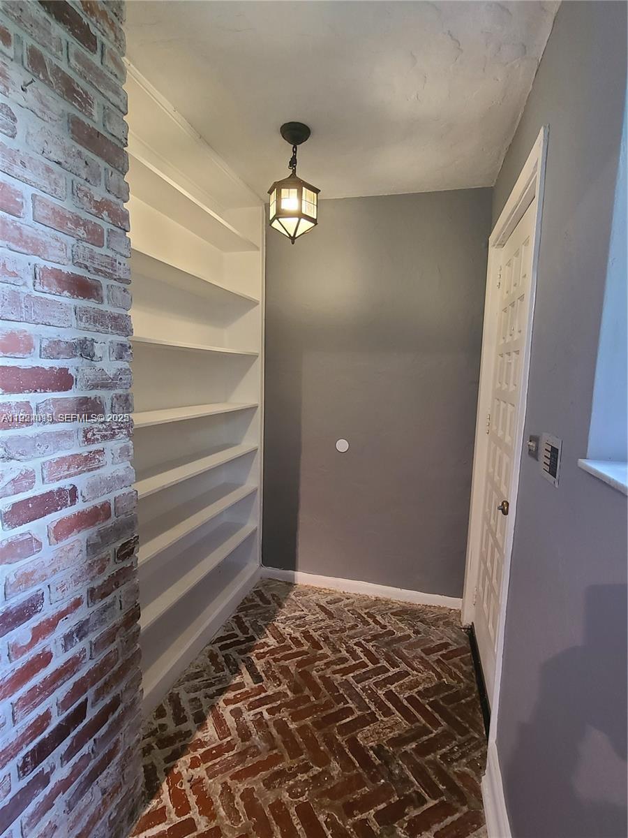 CORAL GABLES SEC E - Residential Lease