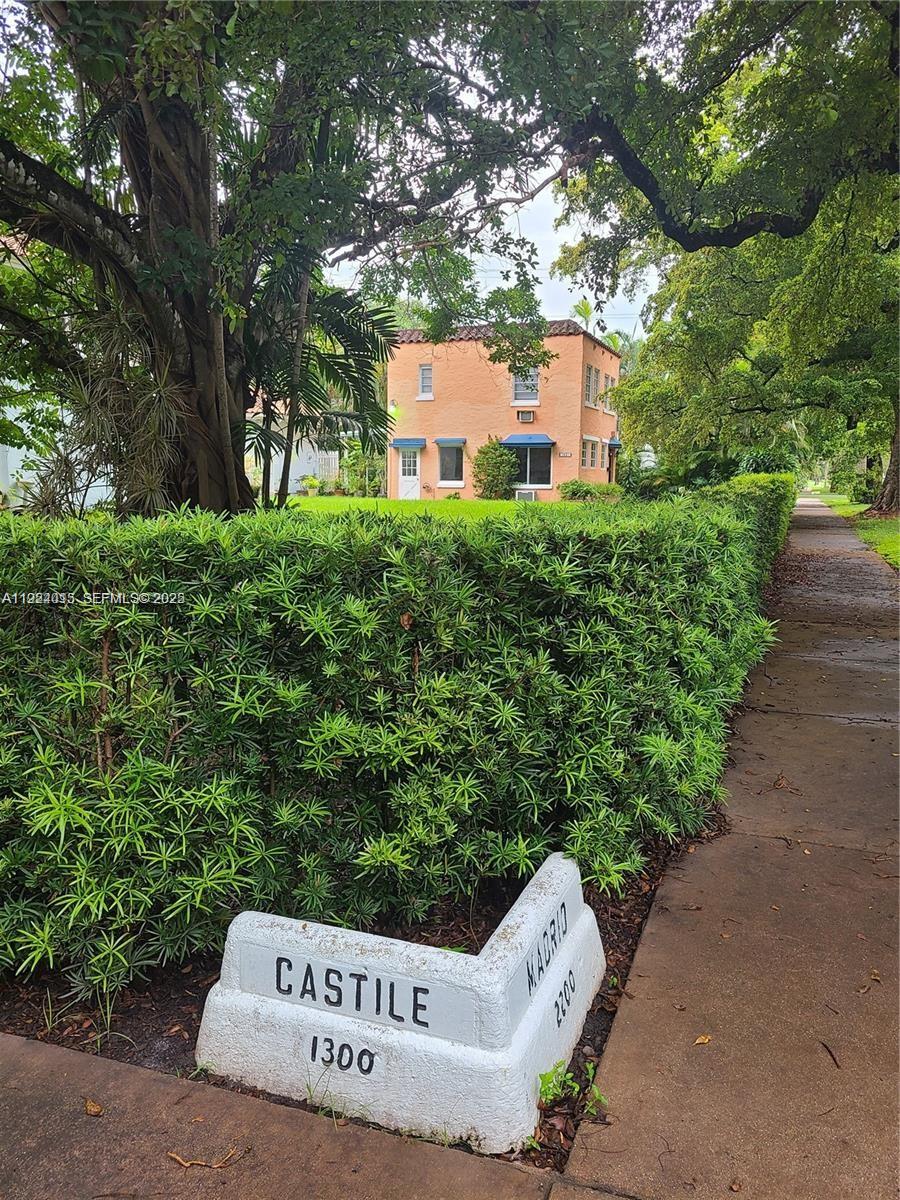 CORAL GABLES SEC E - Residential Lease