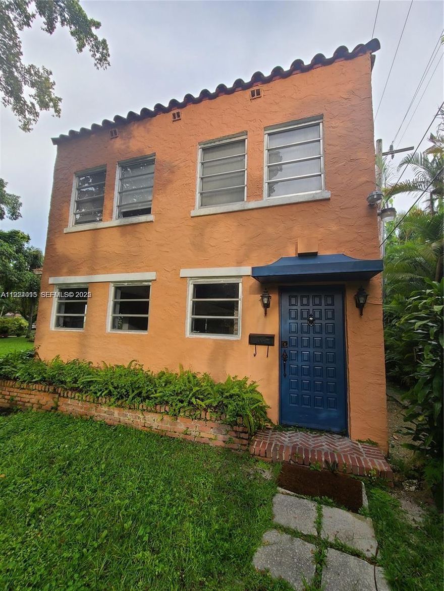 Rare to find! This Coral Gables English Cottage is full of charm! This 2 bedroom and 1 bathroom cottage is
equipped with all original Chicago Brick, Dade County Pine hardwood floors throughout, original fireplace and
tucked away towards the back of the lot for privacy. Location can't be beat! This Coral Gables charmer is within
Steps to the Granada Golf Course and minutes to Miracle Mile and Downtown Coral Gables. This Rental will NOT last! Hurry!