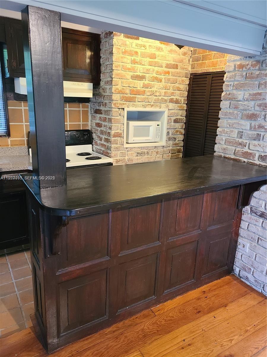 CORAL GABLES SEC E - Residential Lease