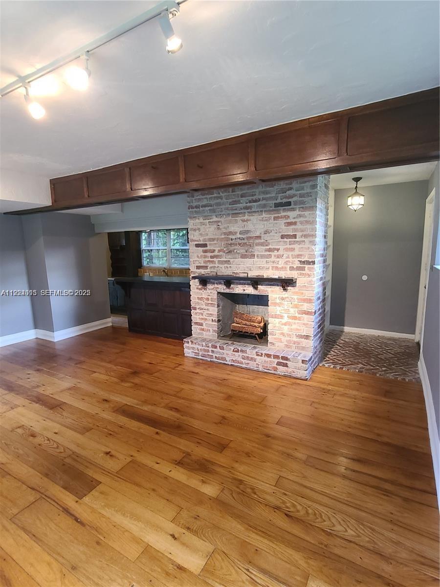 CORAL GABLES SEC E - Residential Lease