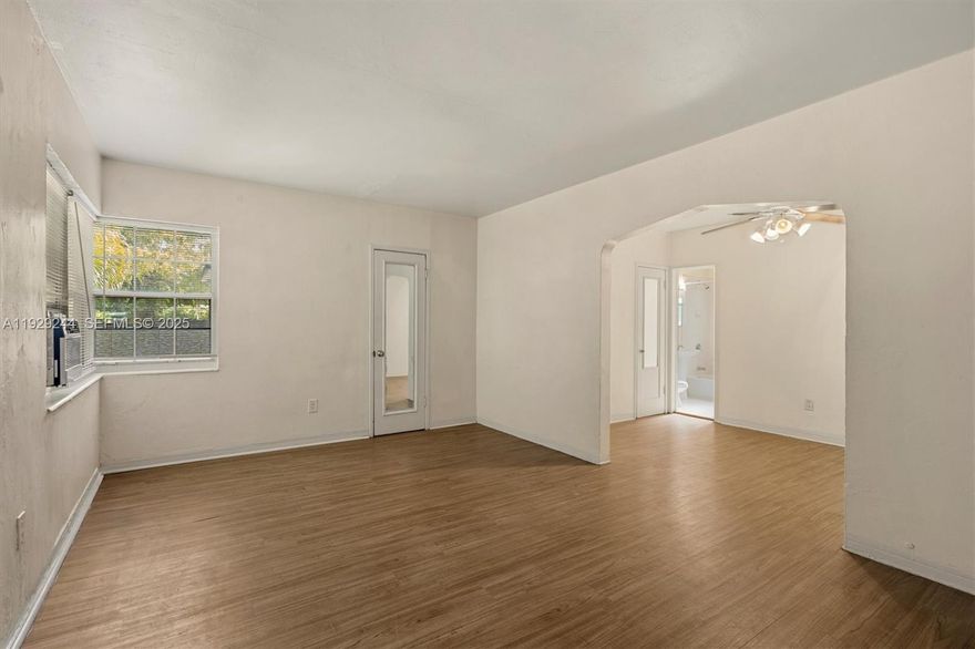 Spacious 2-room studio with a large, well-designed layout featuring a recently renovated separate kitchen. Pet-friendly building with a gated community courtyard and assigned parking. 
Prime location just steps from the Design District and Midtown, close to cafés, boutiques, and cultural attractions