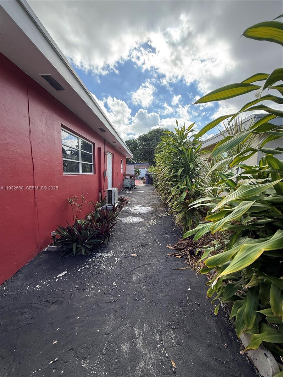 Photo of 3830 SW 11th St #3830, Fort Lauderdale, FL 33312 (MLS # A11932588)