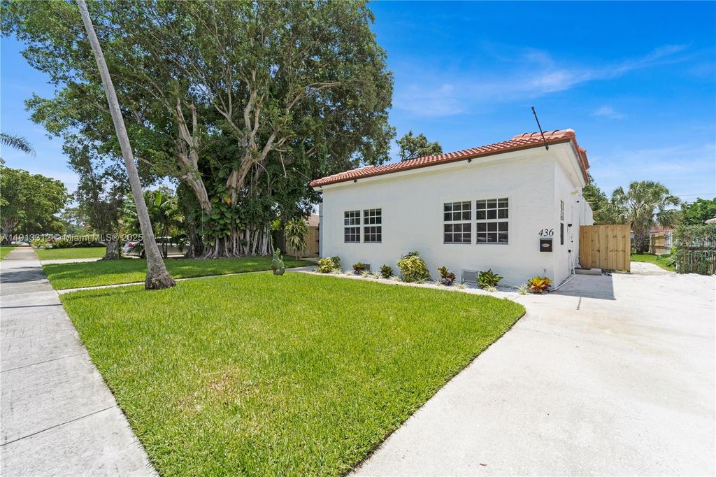 Photo of 436 Evergreen Dr, Lake Park, FL 33403 (MLS # A11913312)