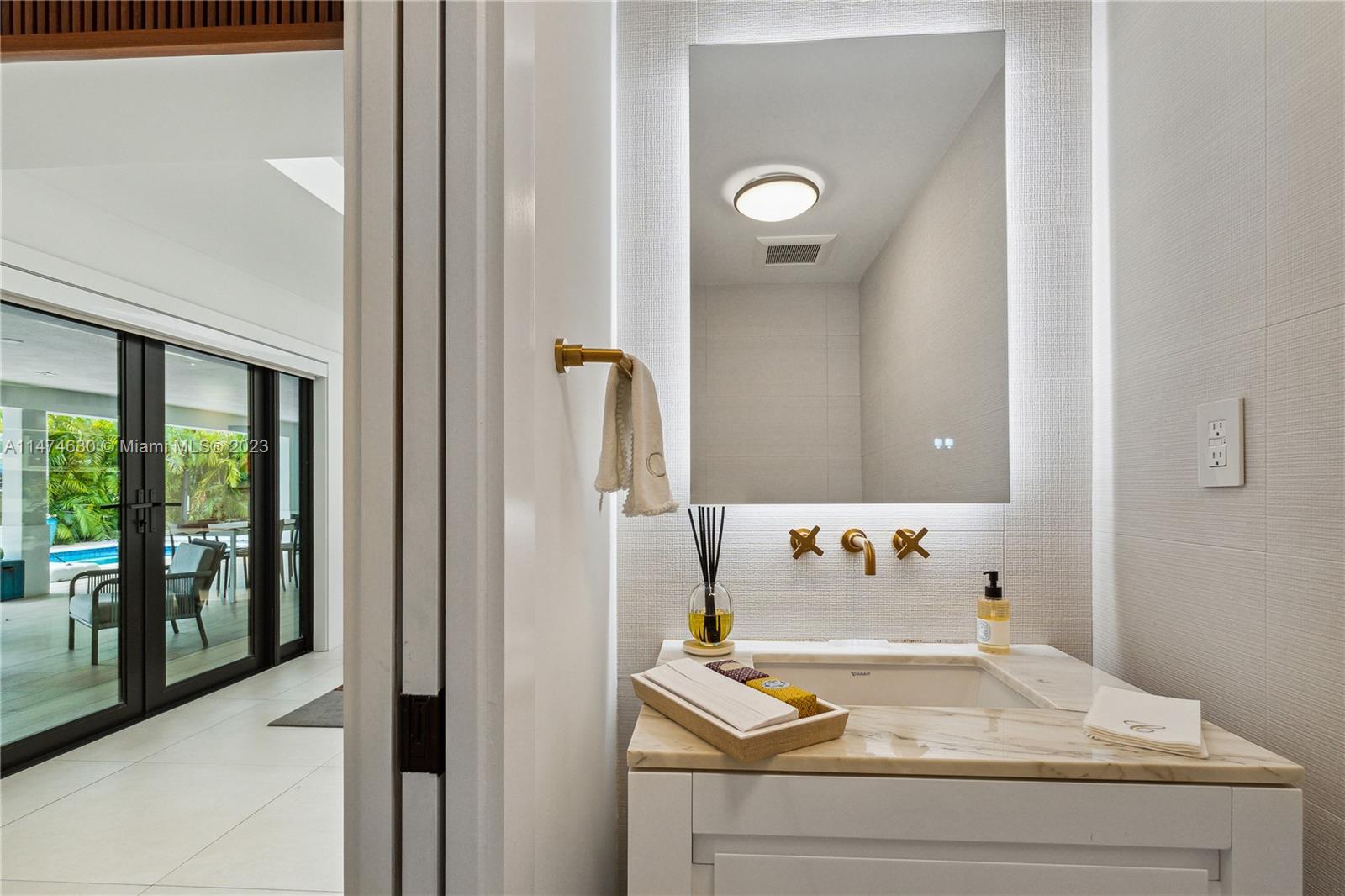 CORAL GABLES RIVIERA SEC - Residential