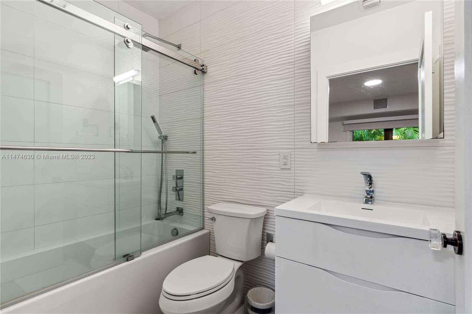 CORAL GABLES RIVIERA SEC - Residential