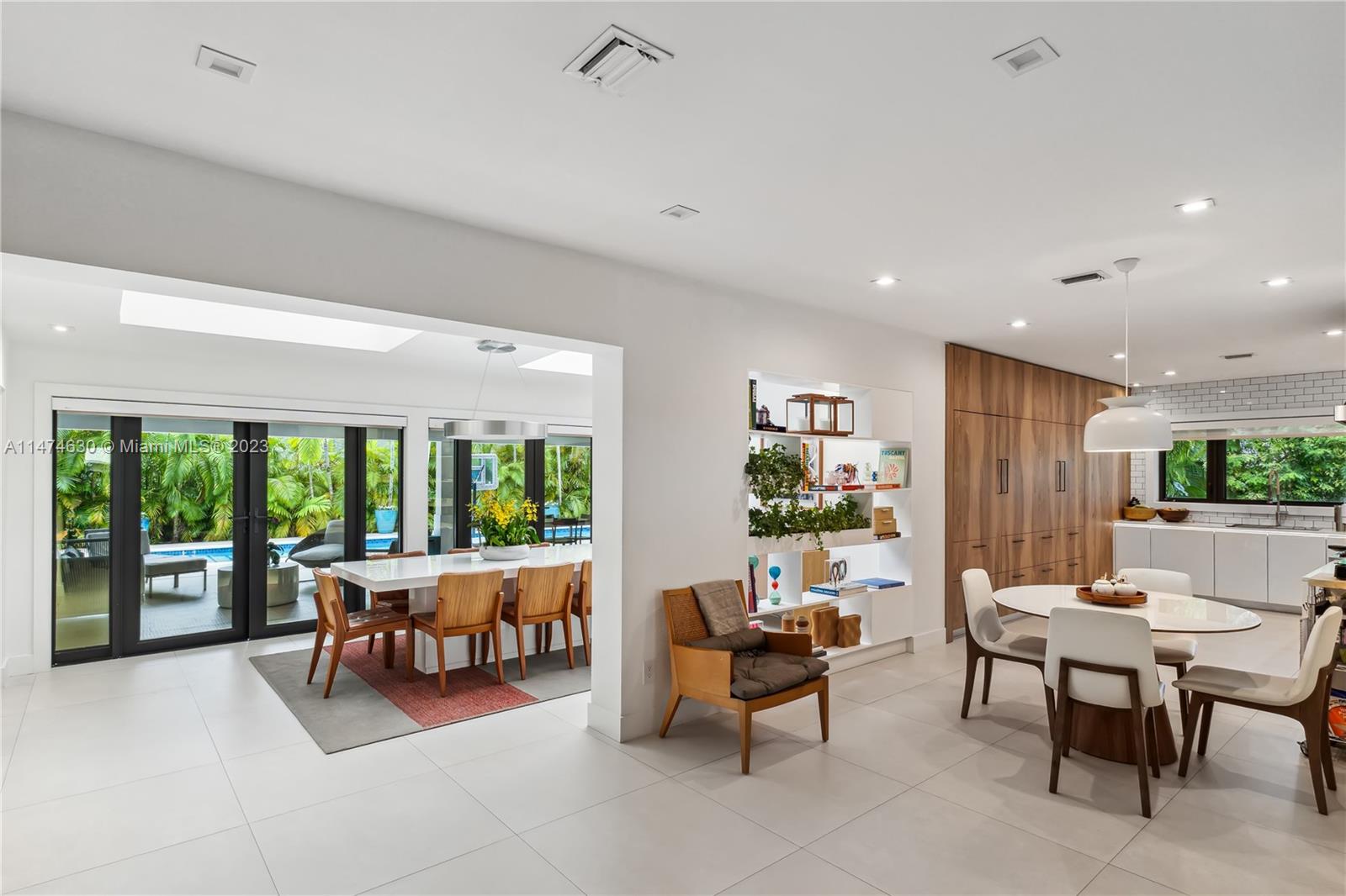 CORAL GABLES RIVIERA SEC - Residential