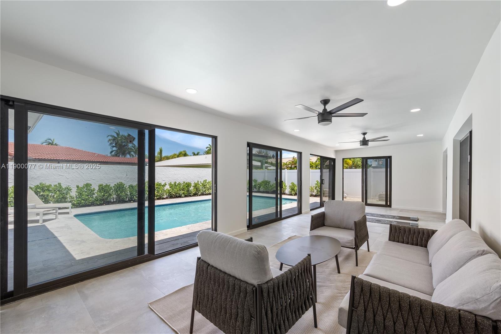 CORAL RIDGE COUNTRY CLUB - Residential