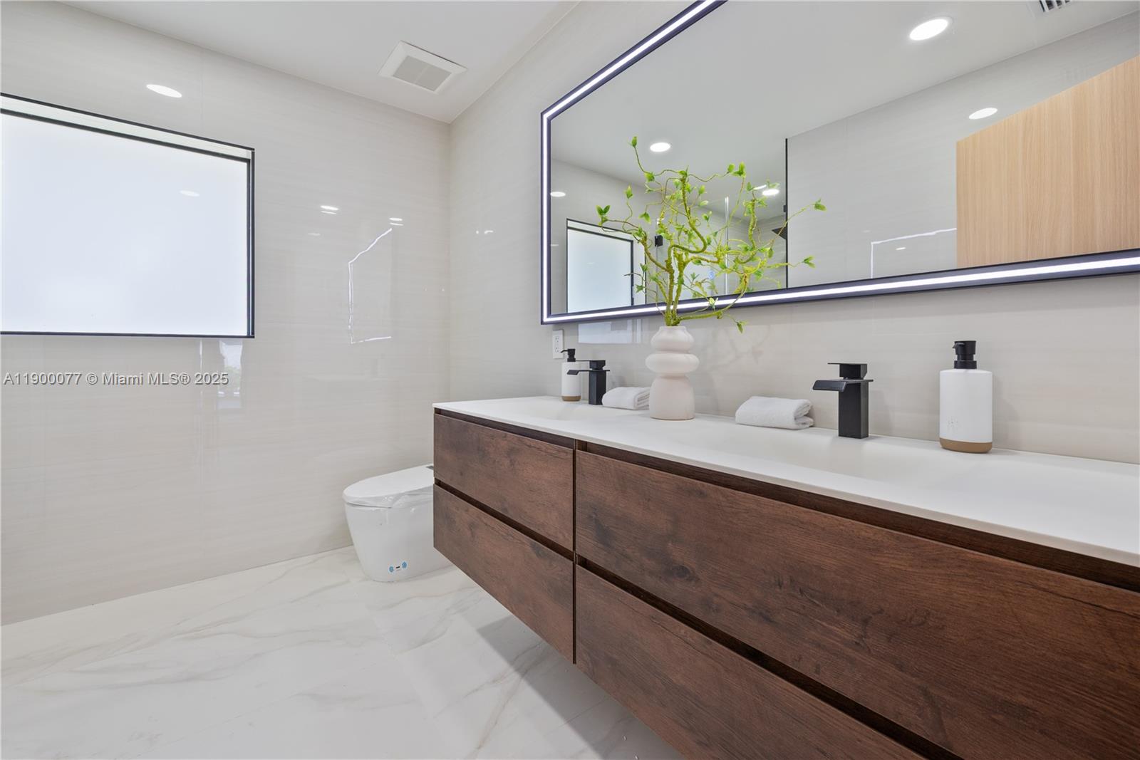 CORAL RIDGE COUNTRY CLUB - Residential