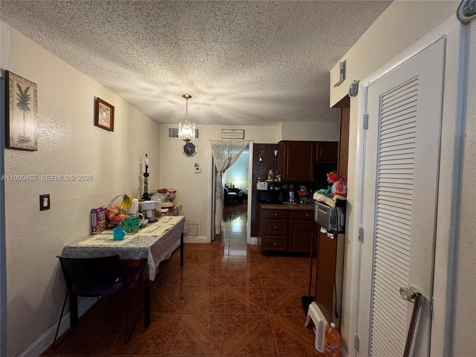 ELMVALE CONDO - Residential