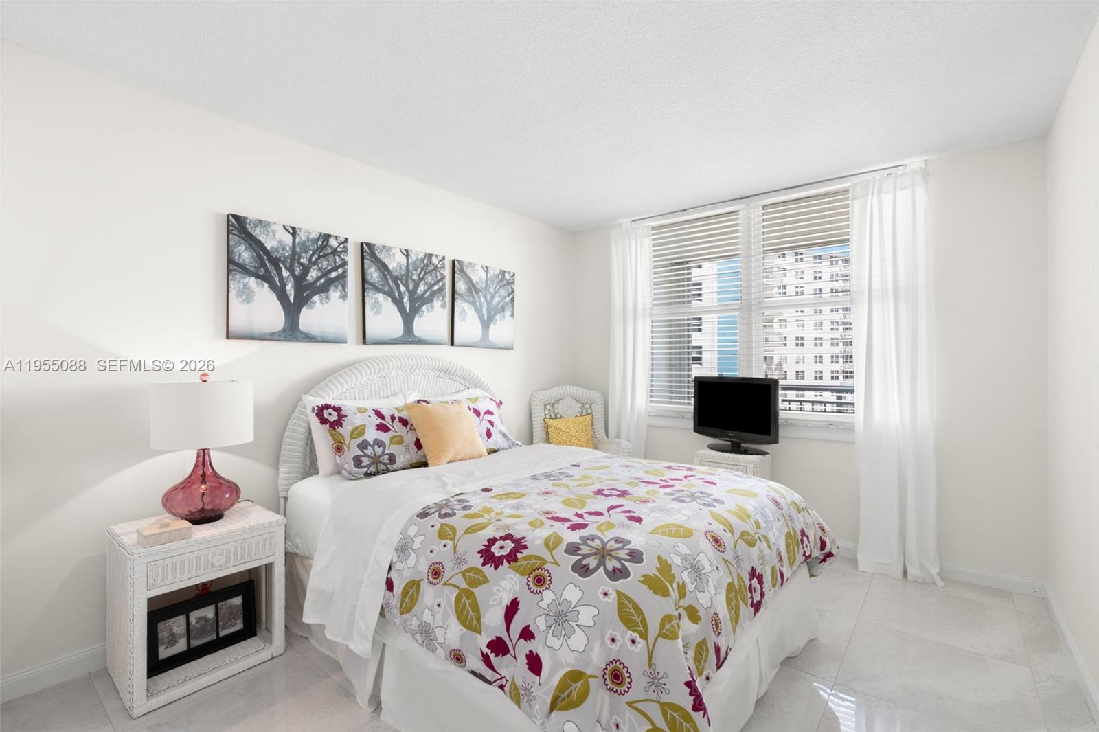 GRANADA HOUSE CONDOMINIUM - Residential