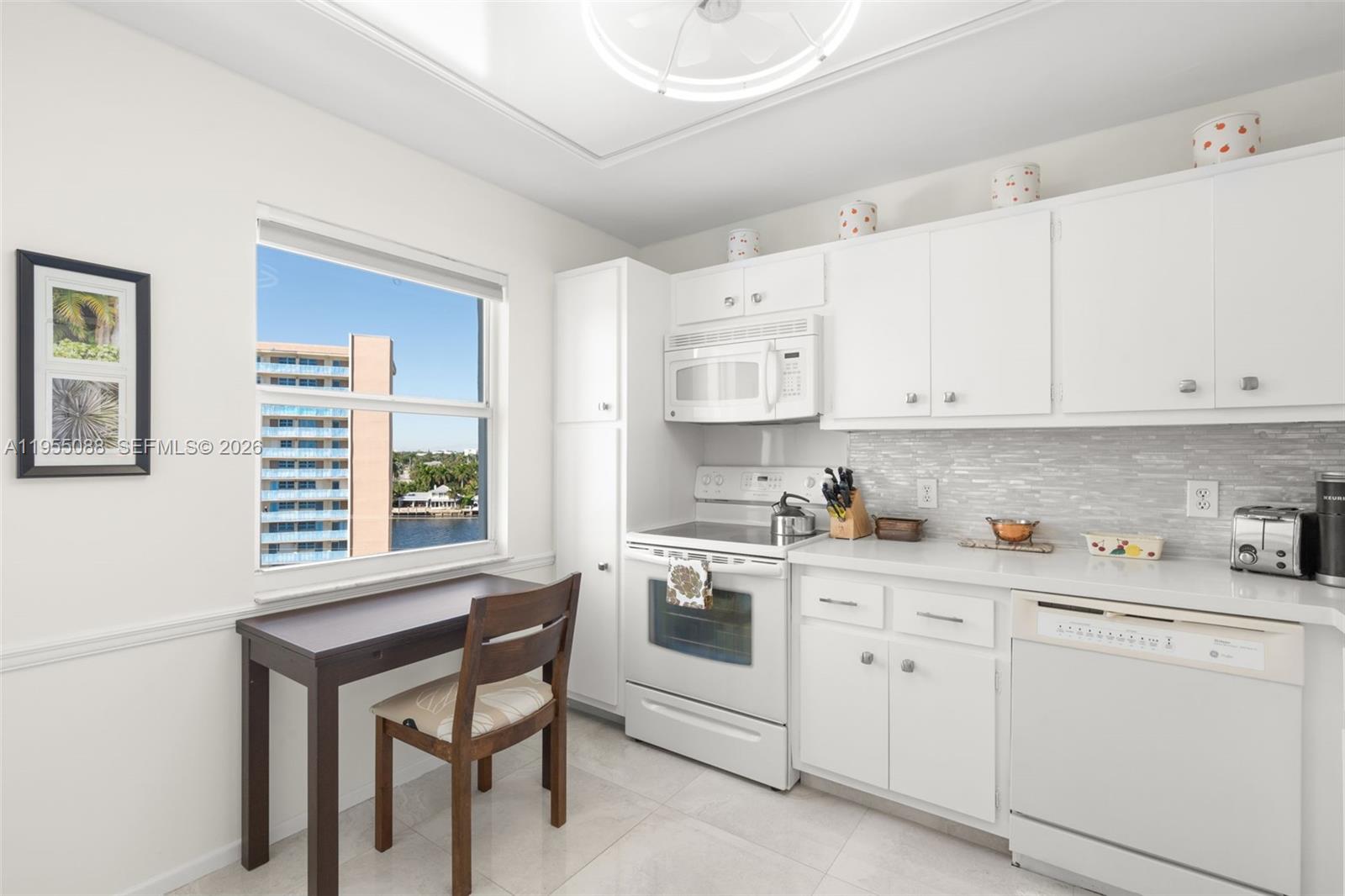 GRANADA HOUSE CONDOMINIUM - Residential