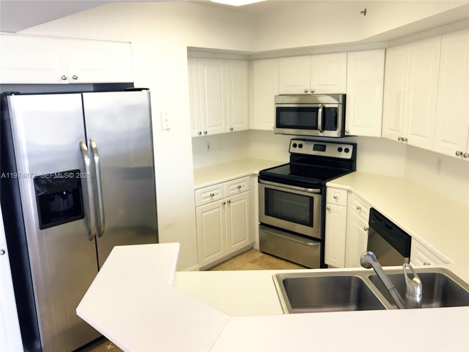 1800 SUNSET HARBOUR DR 811