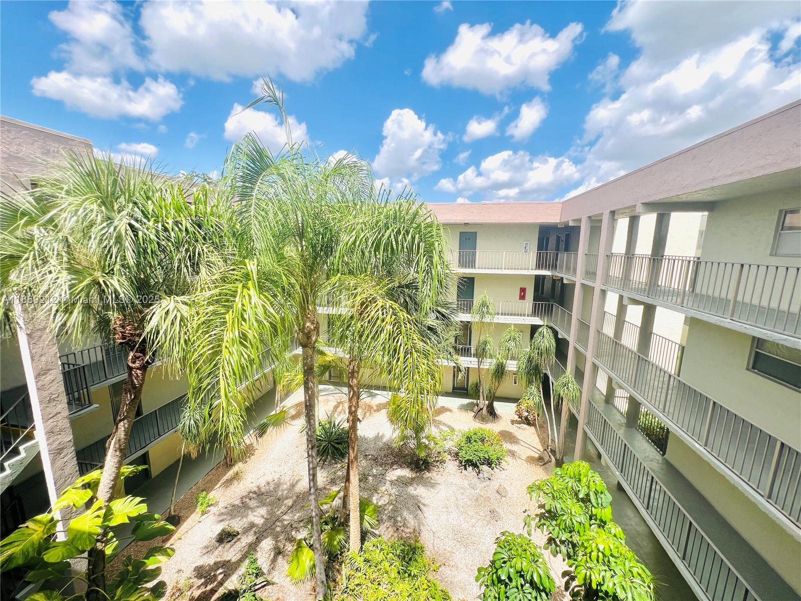COURTYARDS OF BROWARD CON - Residential