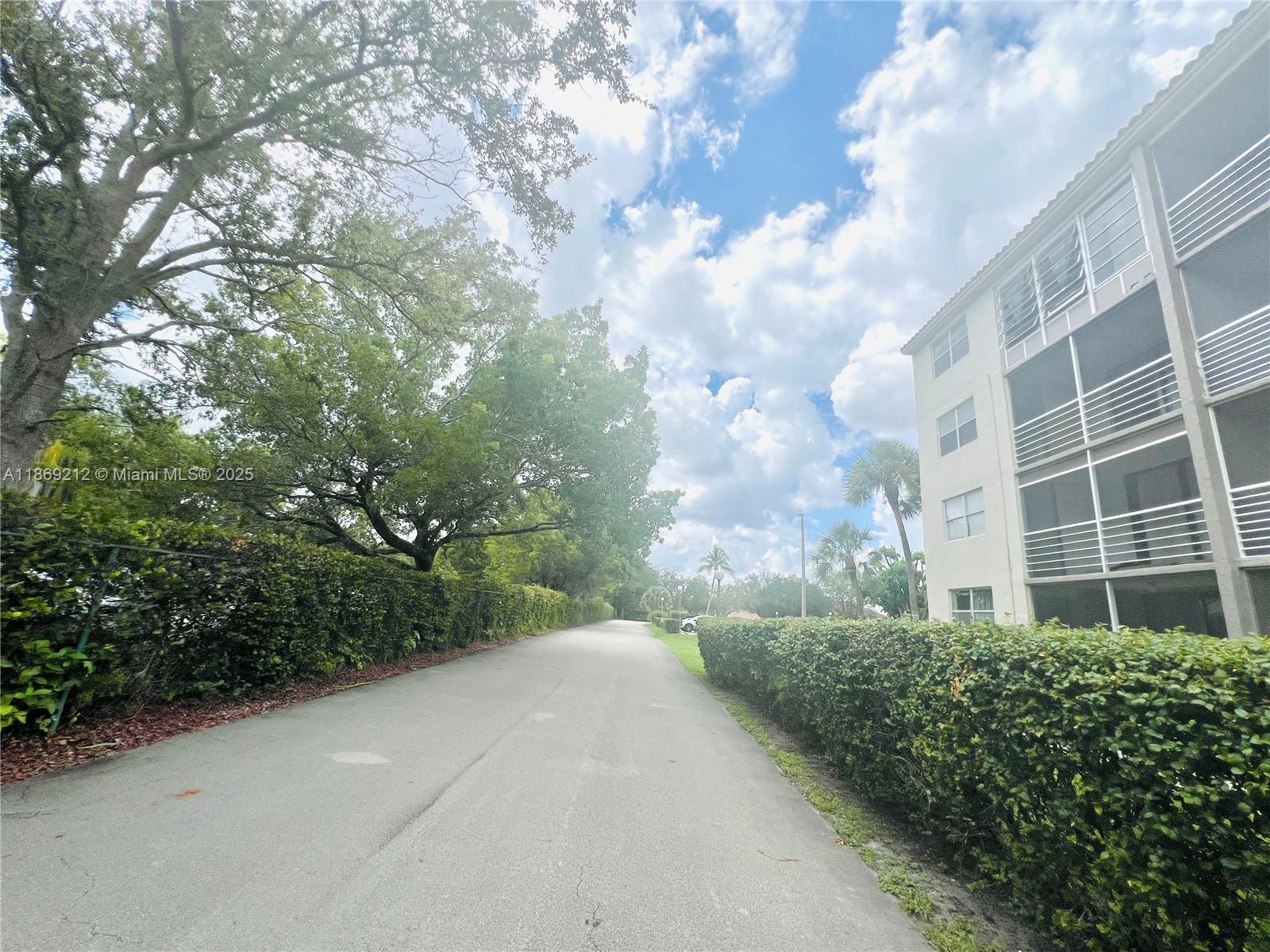 COURTYARDS OF BROWARD CON - Residential