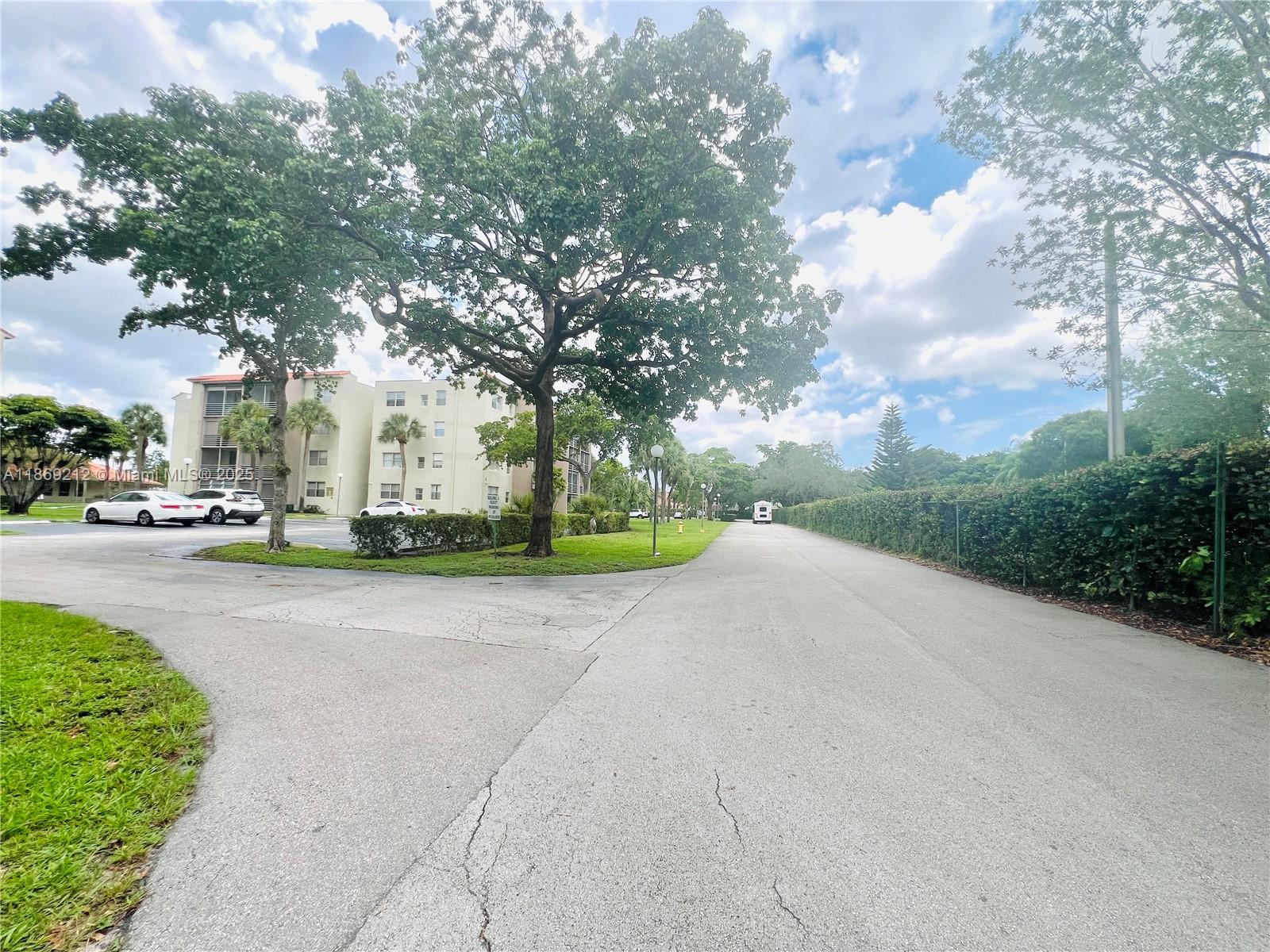 COURTYARDS OF BROWARD CON - Residential