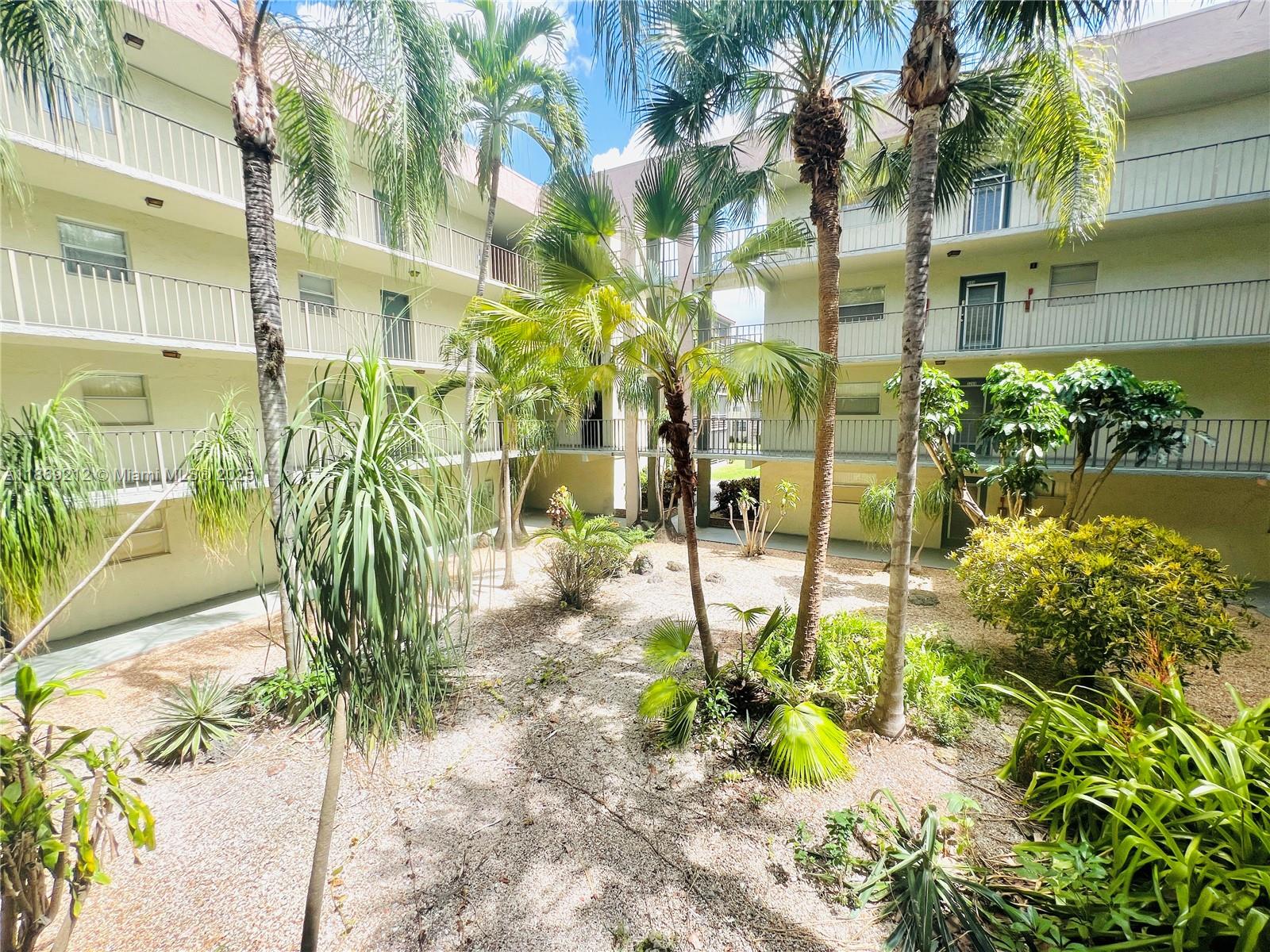 COURTYARDS OF BROWARD CON - Residential