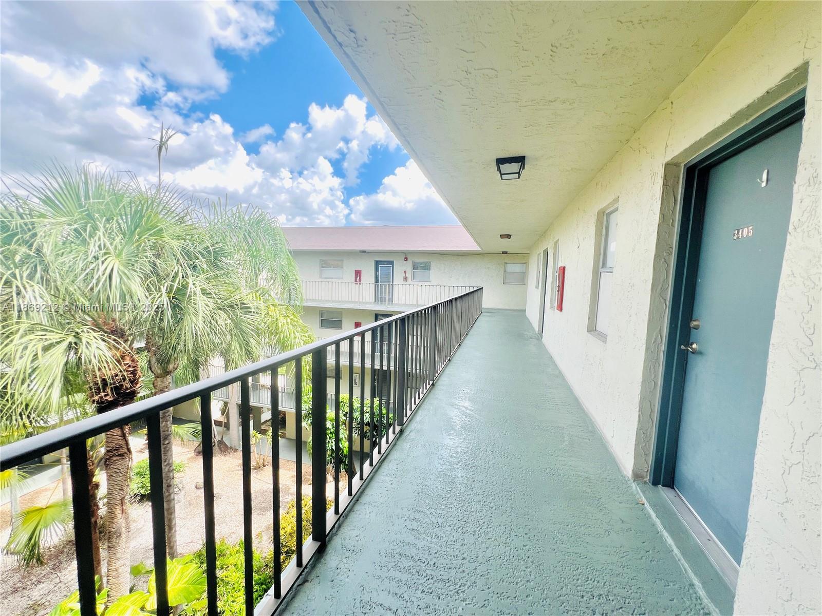 COURTYARDS OF BROWARD CON - Residential