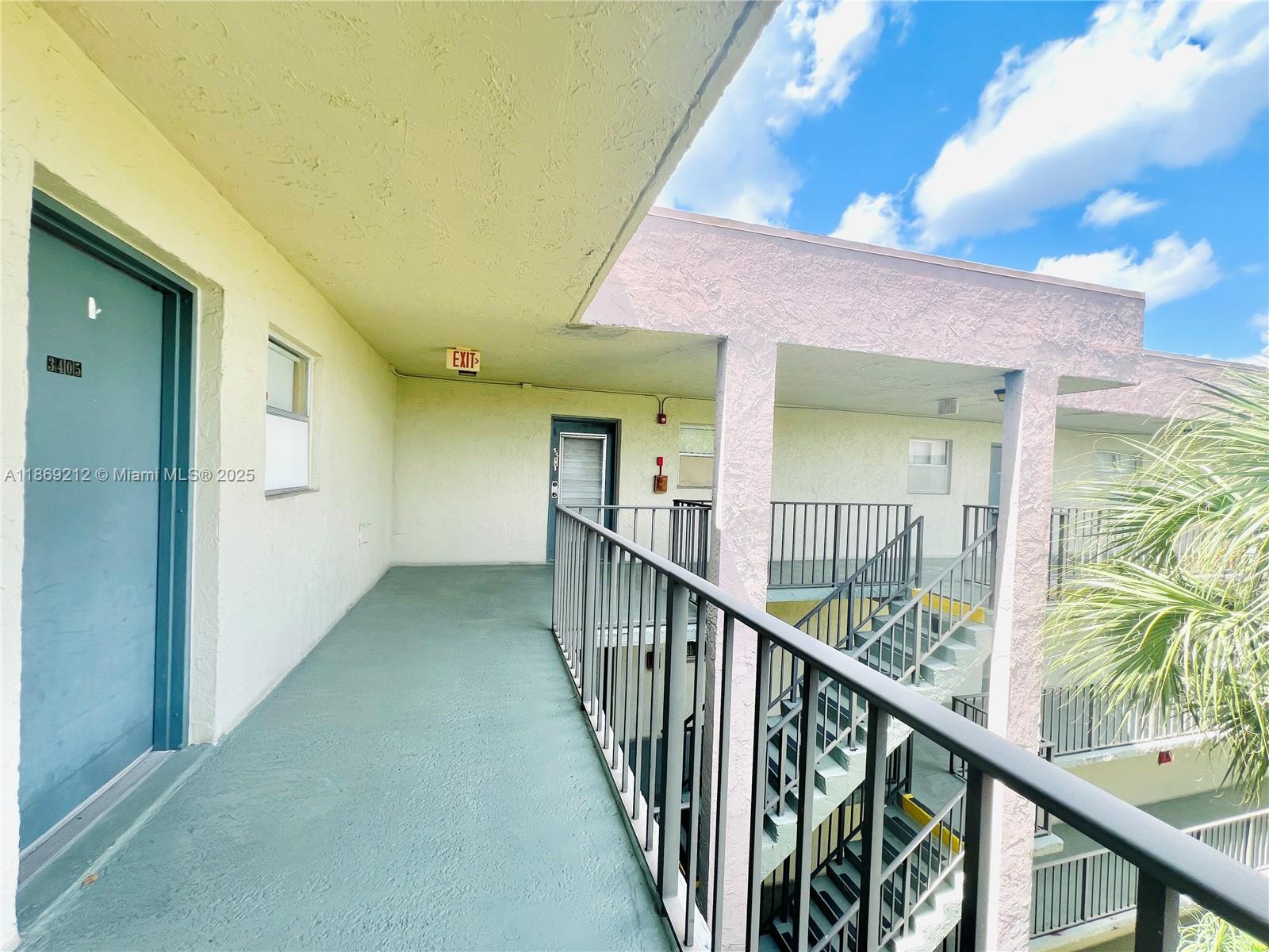 COURTYARDS OF BROWARD CON - Residential