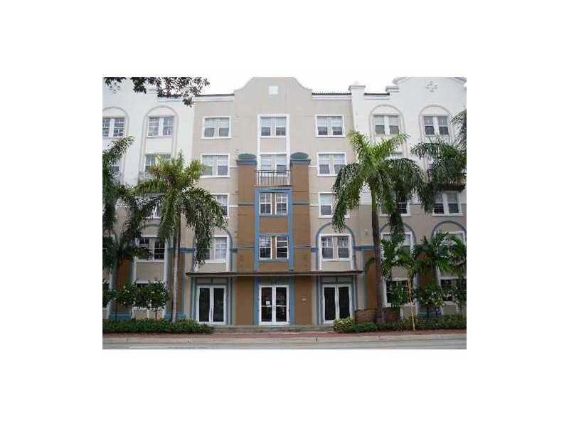 Vacant!!! A Simple Life! Enjoy Ft Lauderdale, Las Olas area. Highly Desirable Sole building. SPECTACULAR LOCATION, BEAUTIFUL 1/1 - One of the Best Views in Sole....This unit is on the second floor with a view of the POOL!!!Private washer/dryer in the unit . WOOD FLOORS, CROWN AND BASE BOARD THRU-OUT. Building has a fitness center, heated pool, hot tub, BBQ grill, club room, 7 story parking garage & sun deck. BASIC CABLE & INTERNET ARE INCLUDED IN RENT!