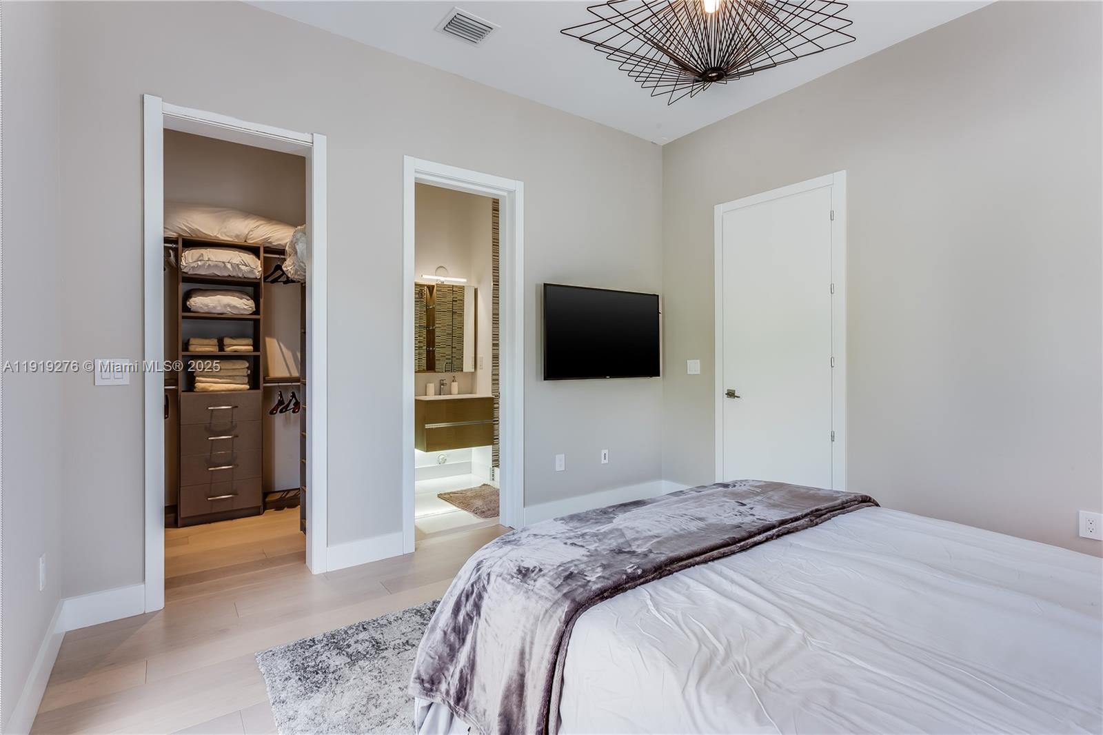 ESPANOLA HEIGHTS - Residential Lease