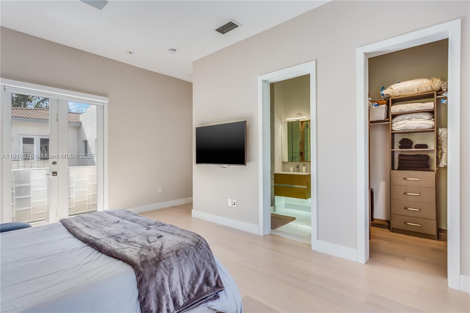 ESPANOLA HEIGHTS - Residential Lease