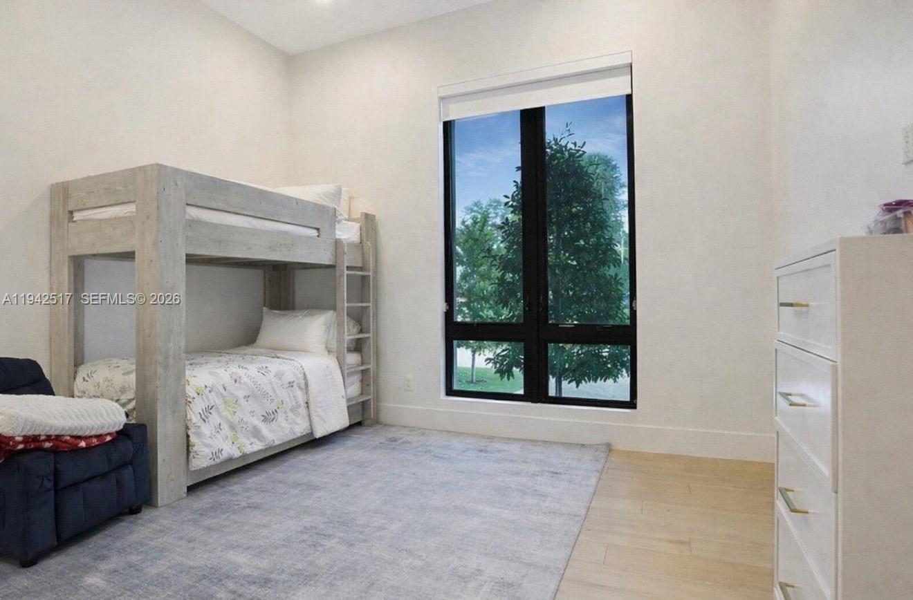 LEFT BANK ESTATES - Residential