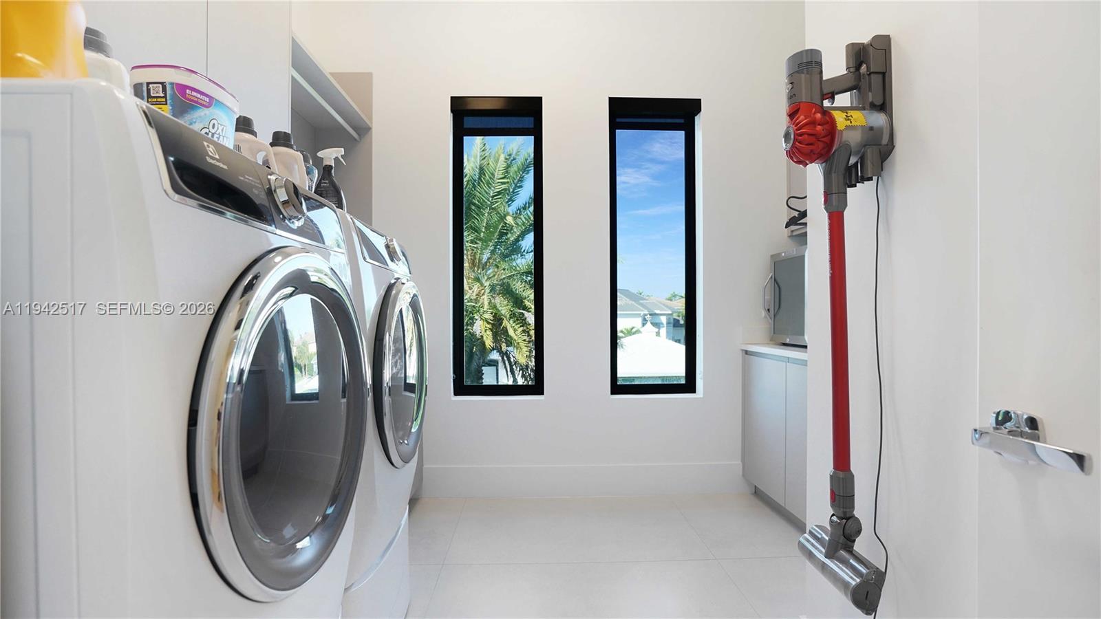 LEFT BANK ESTATES - Residential