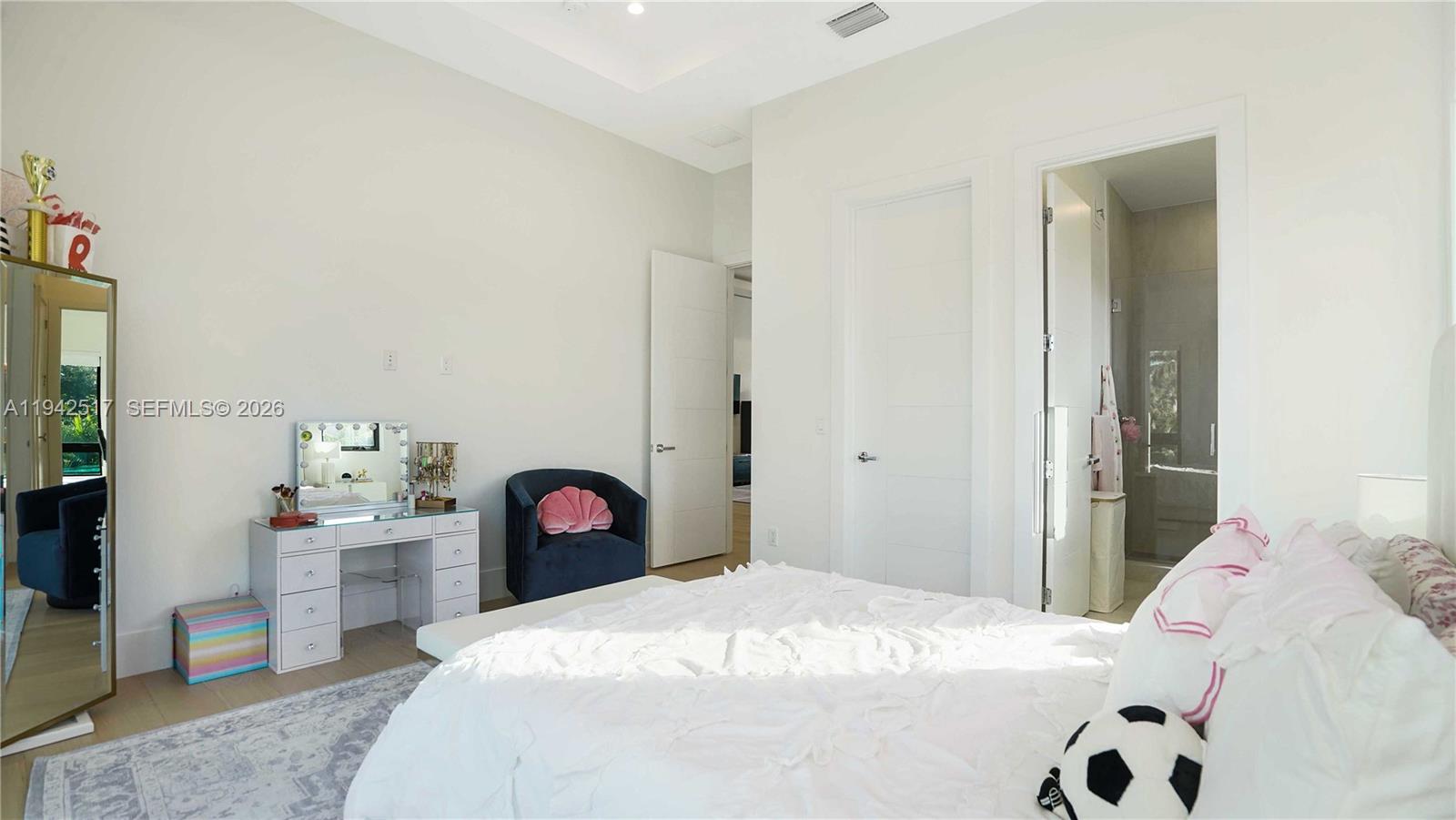 LEFT BANK ESTATES - Residential