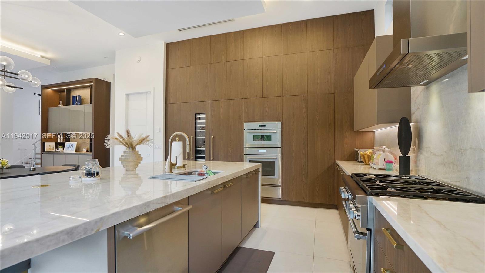 LEFT BANK ESTATES - Residential