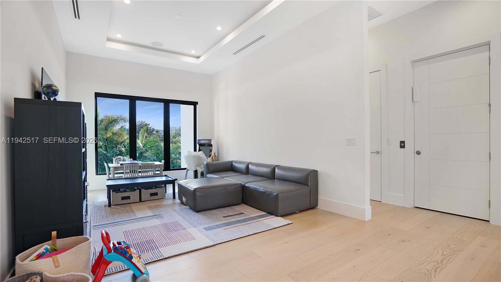 LEFT BANK ESTATES - Residential