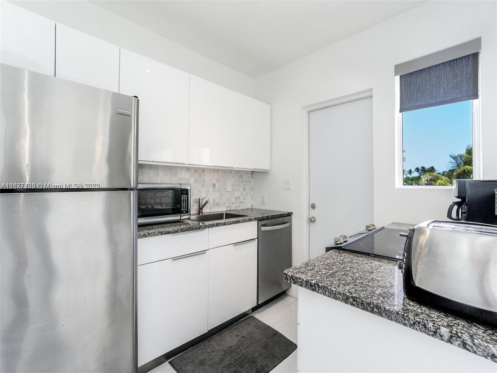 HOLLYWOOD BEACH - Residential Income