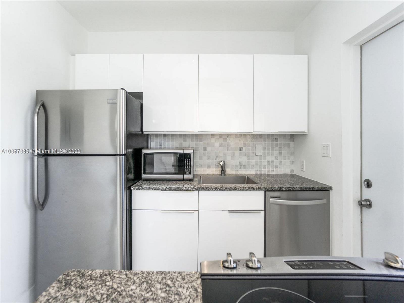 HOLLYWOOD BEACH - Residential Income