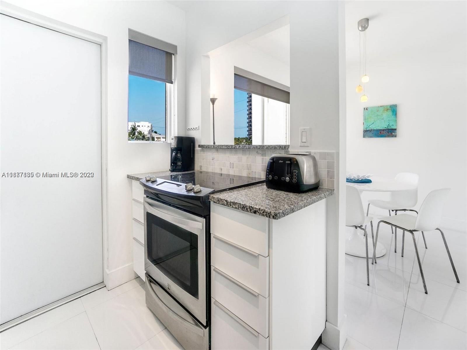 HOLLYWOOD BEACH - Residential Income