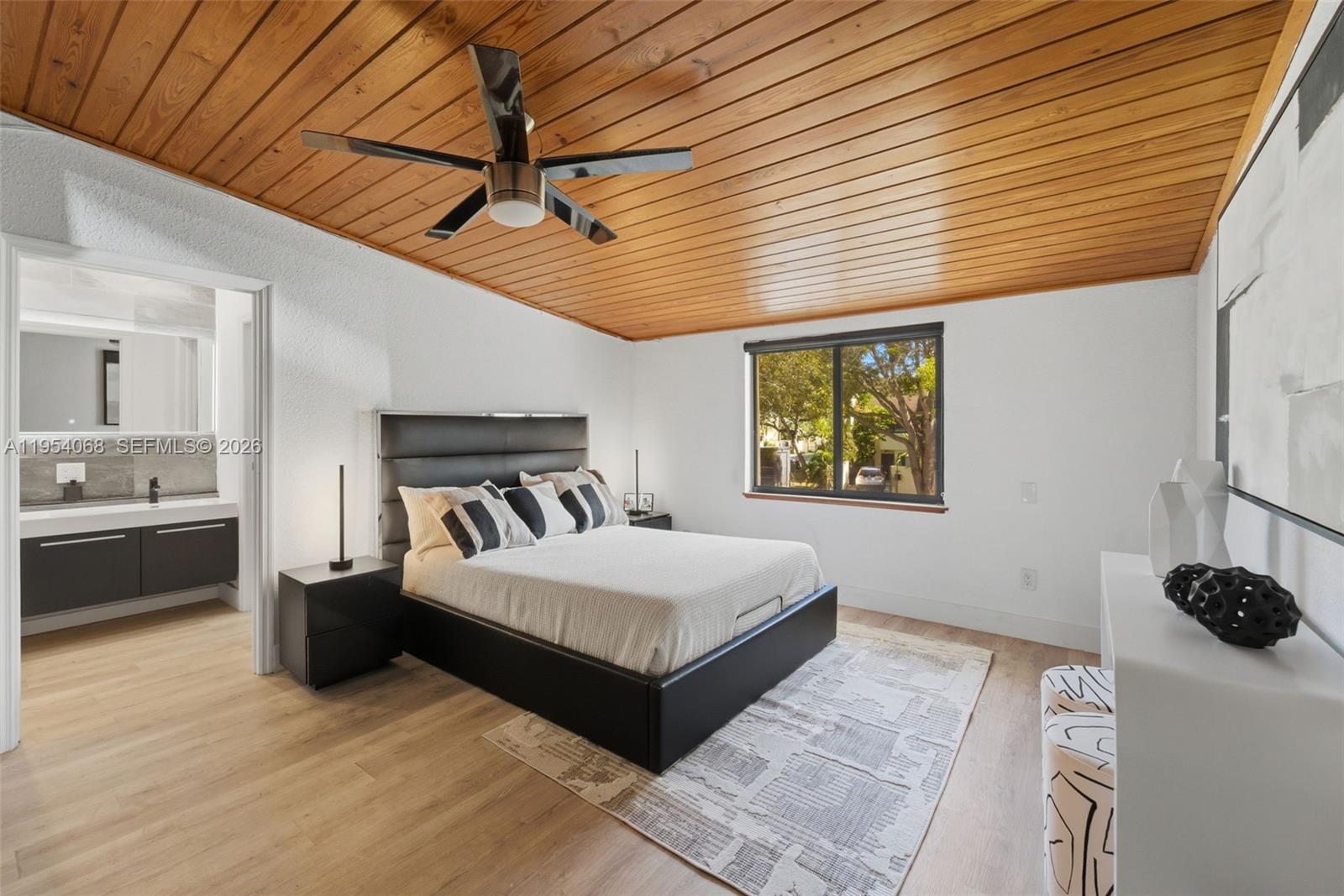 SUNSET KENDALL VILLAS - Residential