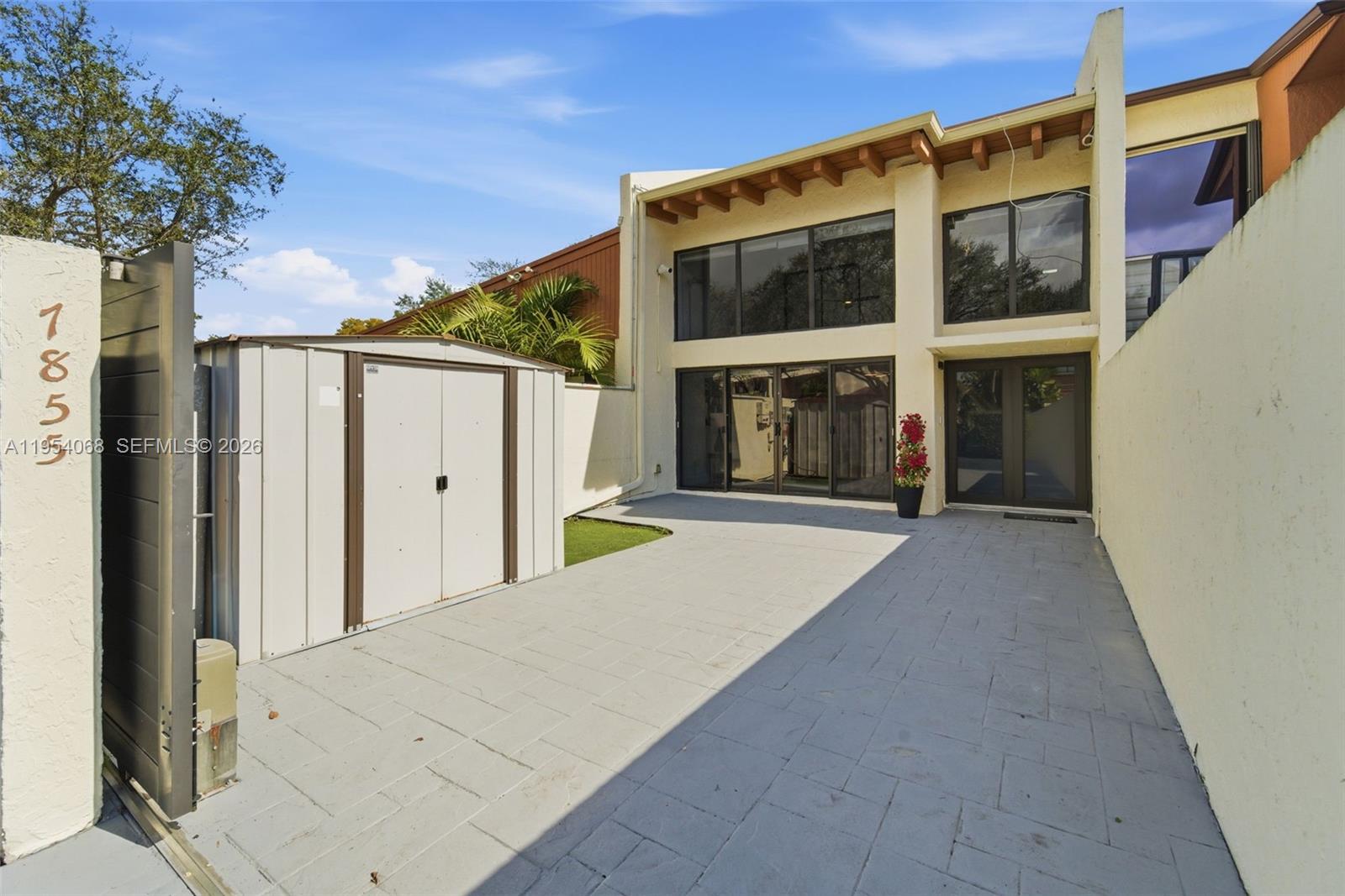 7855 SW 106th Ave, Miami, FL, 33173/$620,000 2 7855 SW 106th Ave