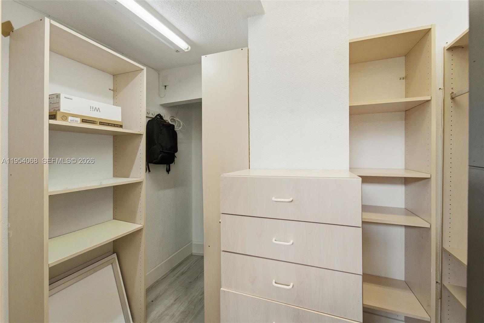 SUNSET KENDALL VILLAS - Residential