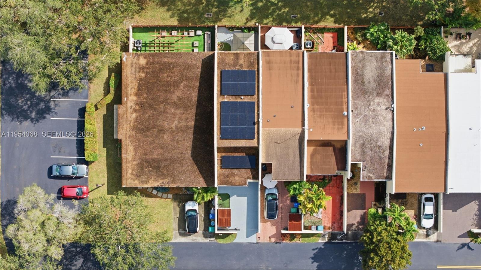 SUNSET KENDALL VILLAS - Residential