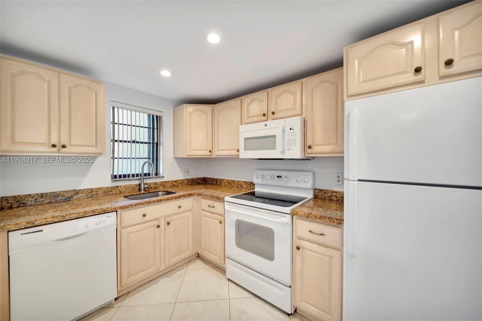 DEER CREEK COUNTRY CLUB - Residential