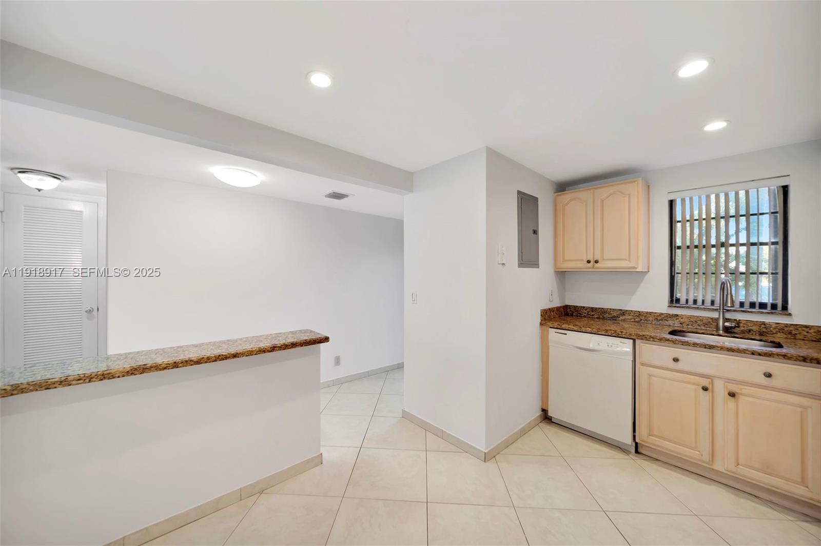 DEER CREEK COUNTRY CLUB - Residential