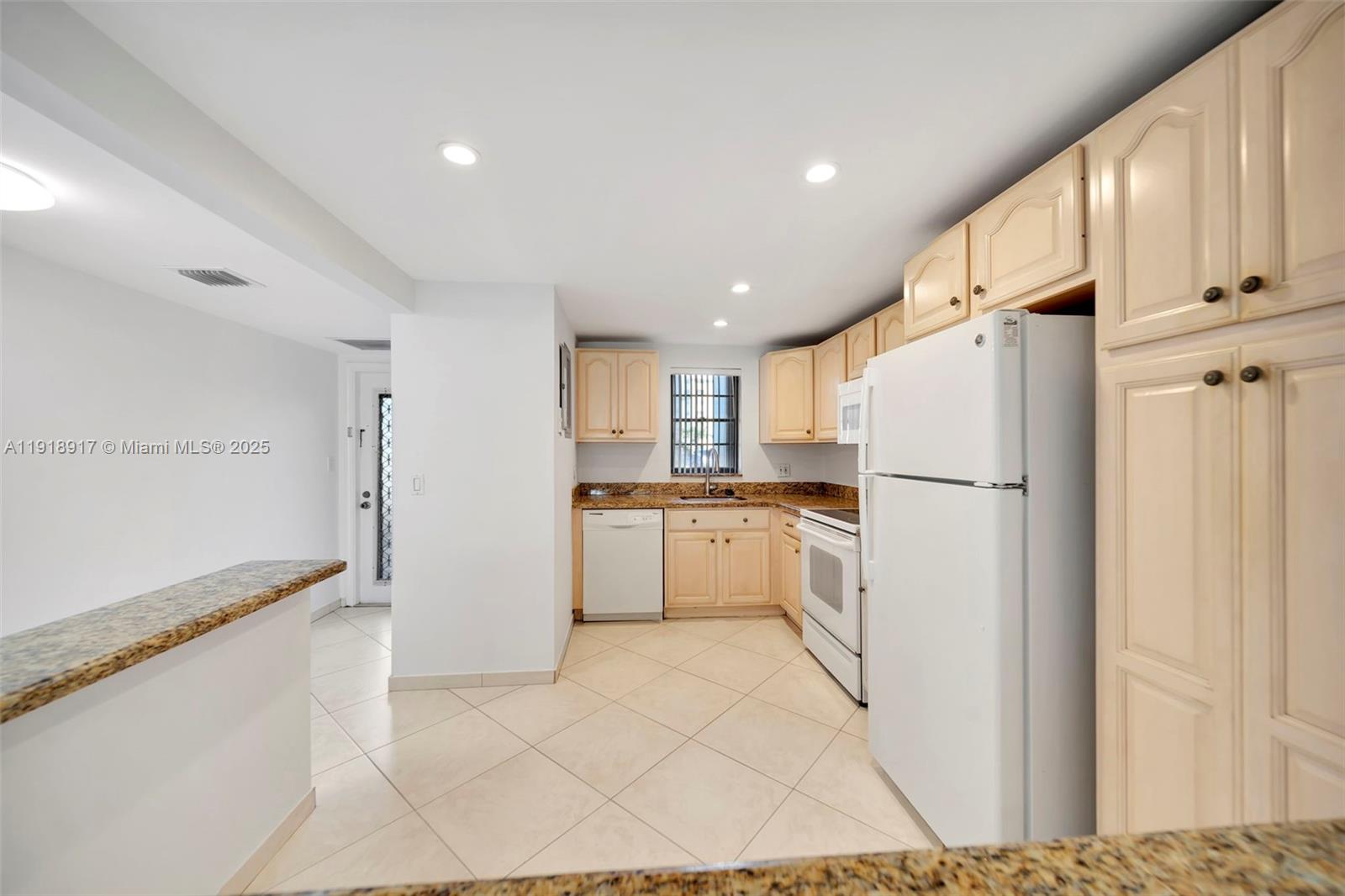 DEER CREEK COUNTRY CLUB - Residential