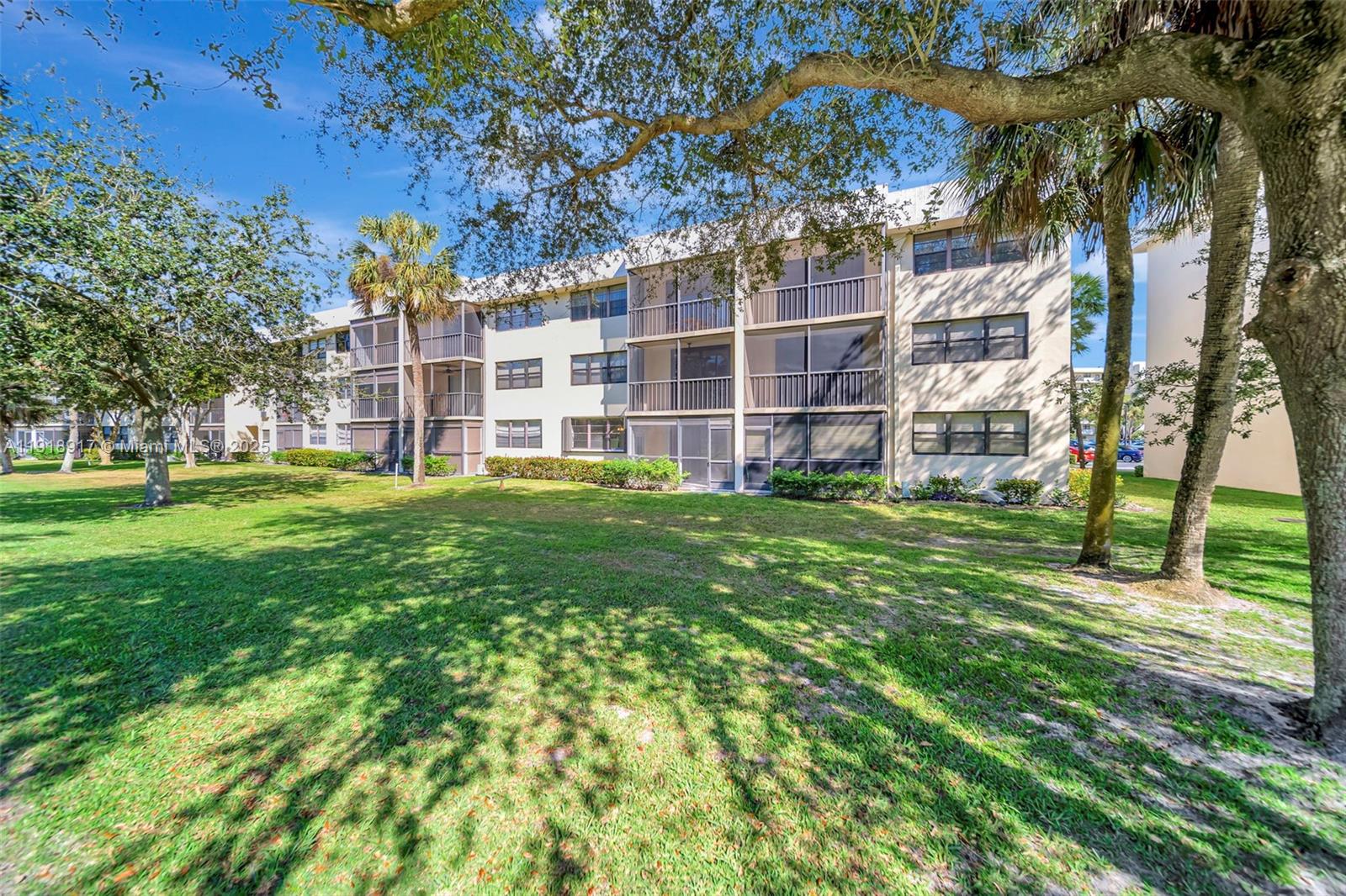 DEER CREEK COUNTRY CLUB - Residential