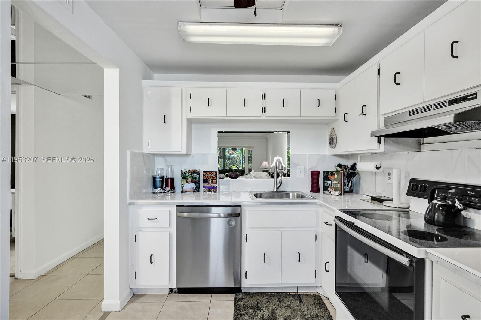 LAS VISTAS K IN INVERRARY - Residential