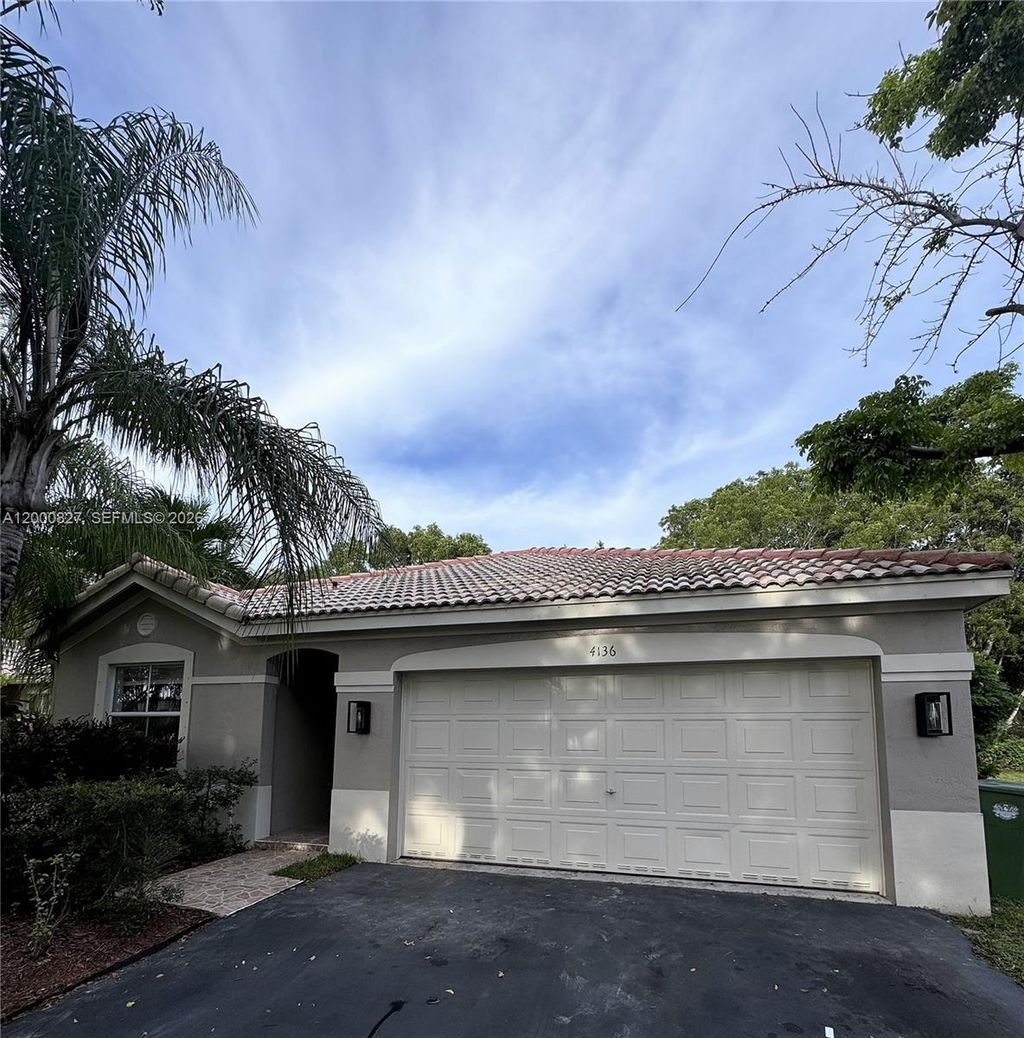 Photo of 4136 Pine Ridge Ln, Weston, FL 33331 (MLS # A12000827)